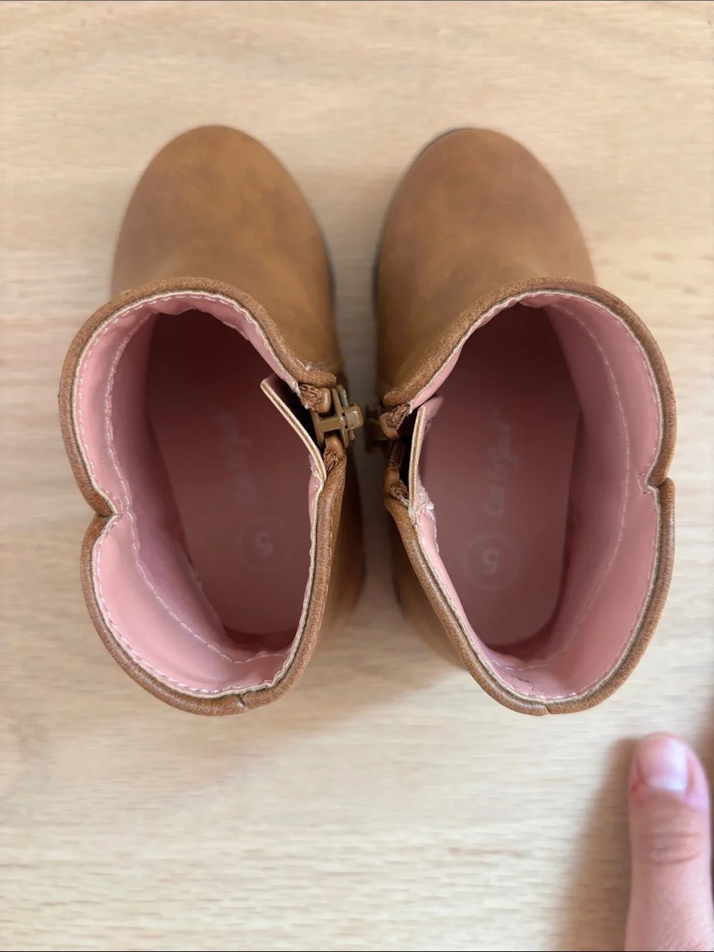 Cat and Jack Booties size 5 for Baby/ Toddler